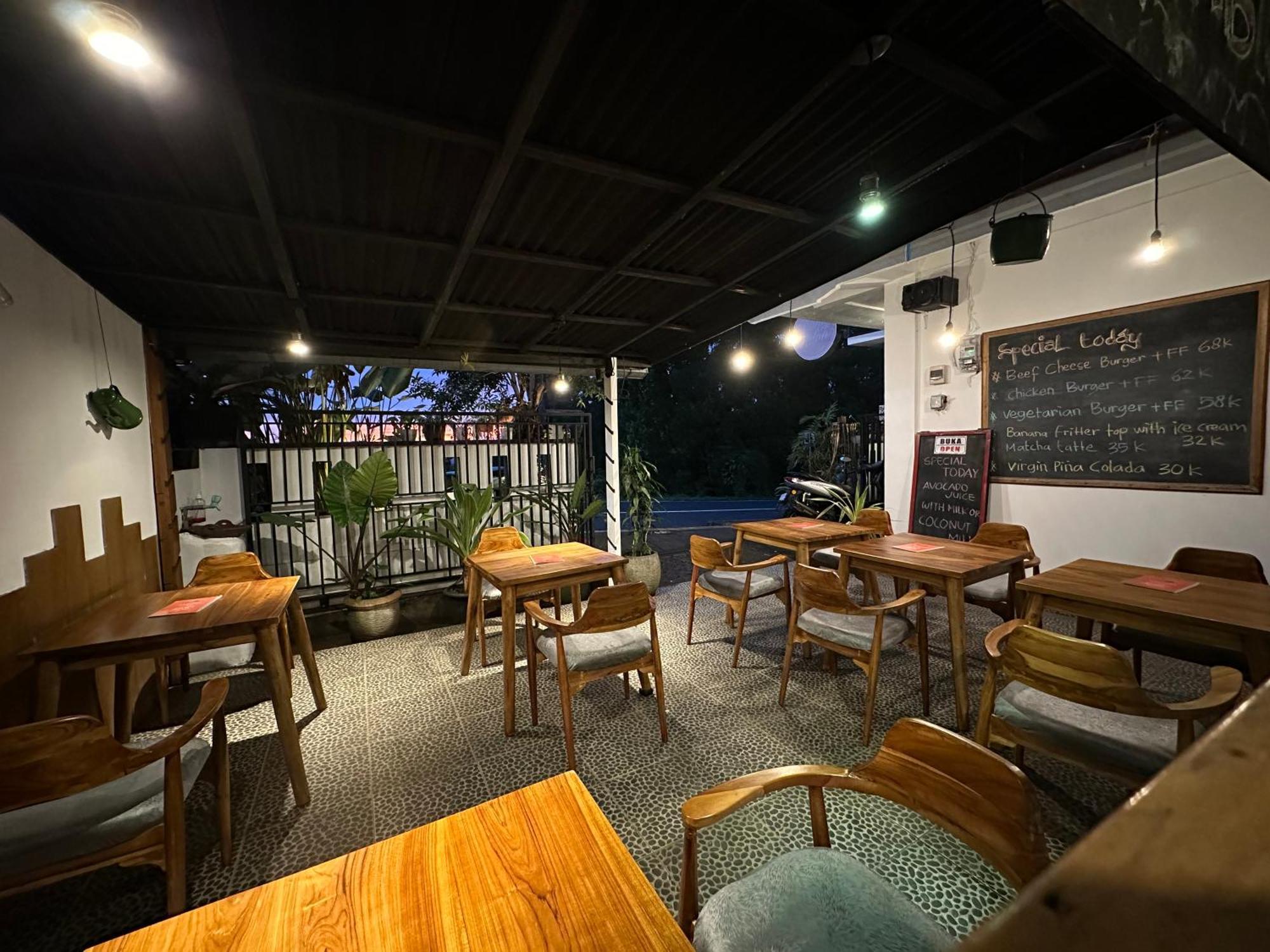 Dong Paloh Hostel Мундук Экстерьер фото