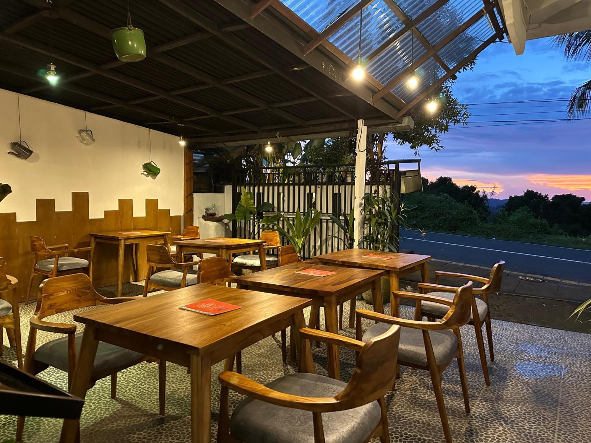 Dong Paloh Hostel Мундук Экстерьер фото