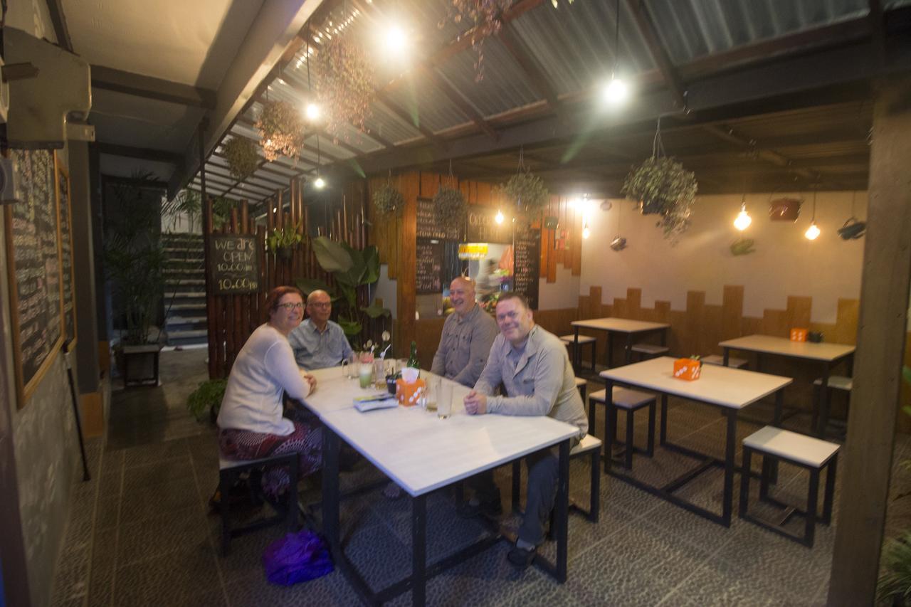 Dong Paloh Hostel Мундук Экстерьер фото